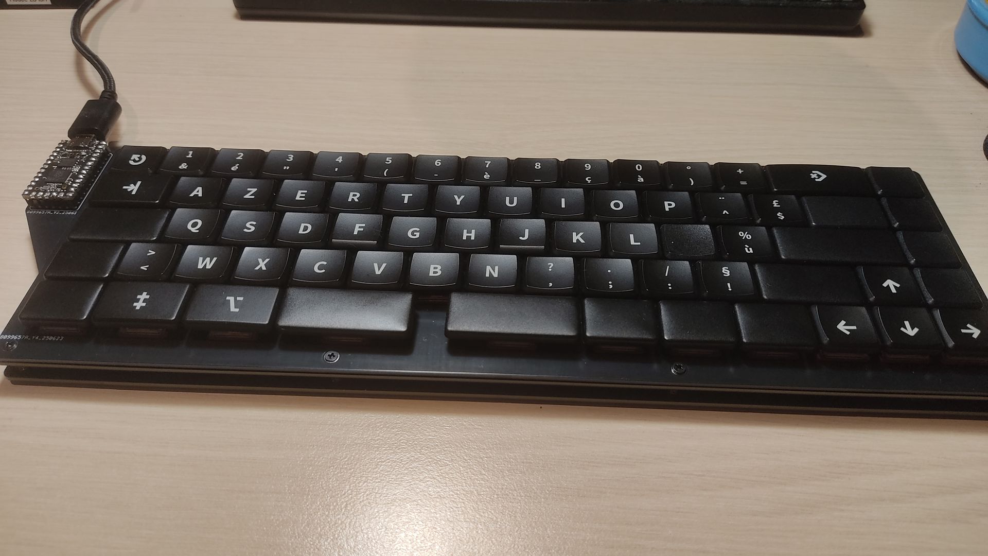 Vue de biais du clavier terminé